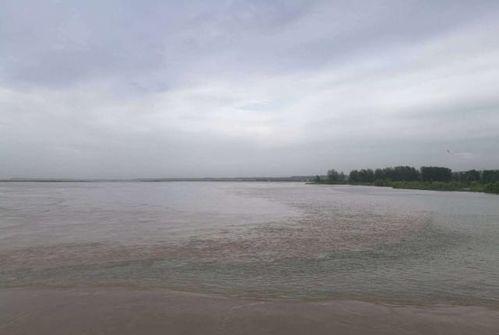 韩城黄河滩吃瓜网红视频,网红视频带你体验韩城夏日风情