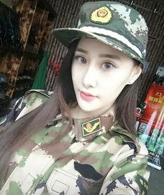 吃瓜网红明星有哪些名字,揭秘当红吃瓜网红明星的璀璨星途