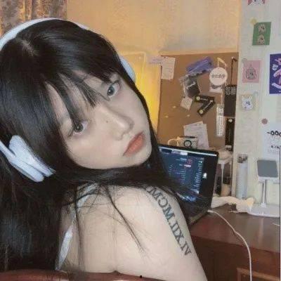 网红女吃瓜搞笑图片头像,网红女吃瓜搞笑头像背后的欢乐瞬间”