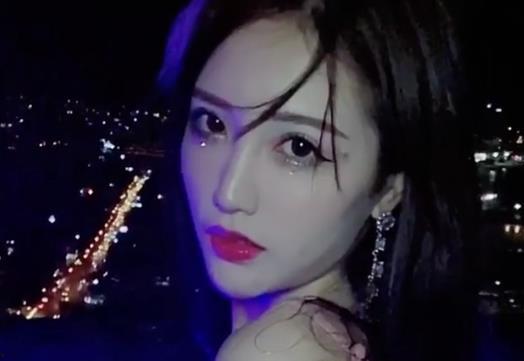 抖音女网红的瓜在哪吃,揭秘抖音女网红“瓜在哪吃”背后的美食之旅