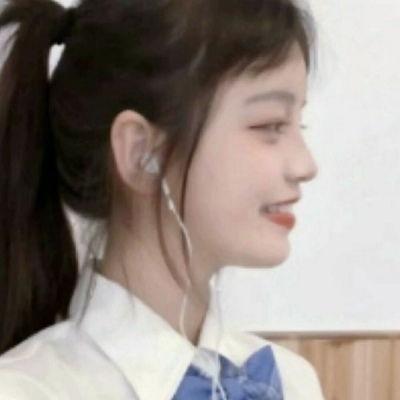 网红吃瓜聊天背景图女生,揭秘网络红人的时尚潮流与社交魅力 第1张 网红吃瓜聊天背景图女生,揭秘网络红人的时尚潮流与社交魅力 第1张