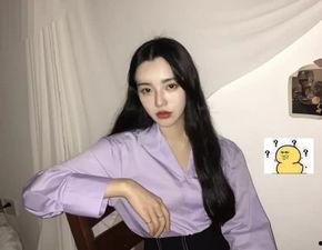 美女吃网红瓜,美女大快朵颐，揭秘娱乐圈幕后风云  第2张