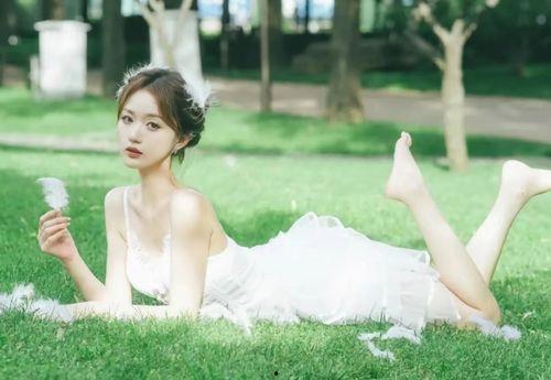 吃瓜女网红视频下载软件,一键获取热门内容！  第2张